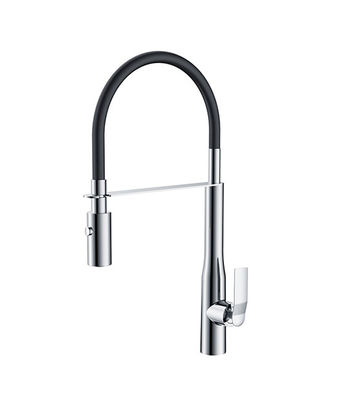 Moderne Rohr-Küchenwaschbecken mit einem Hebel